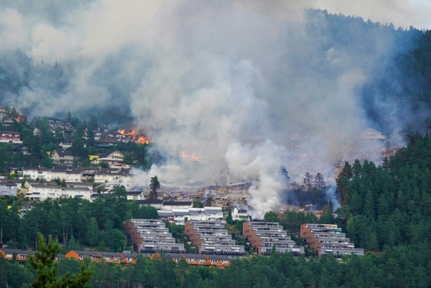 Bild vergr&ouml;&szlig;ern: Mehr als hundert Wohnungen durch Feuer in Norwegen zerstört