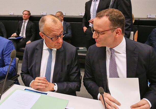 Bild vergr&ouml;&szlig;ern: Merz nennt Spahn-Rücktritt unvermeidlich