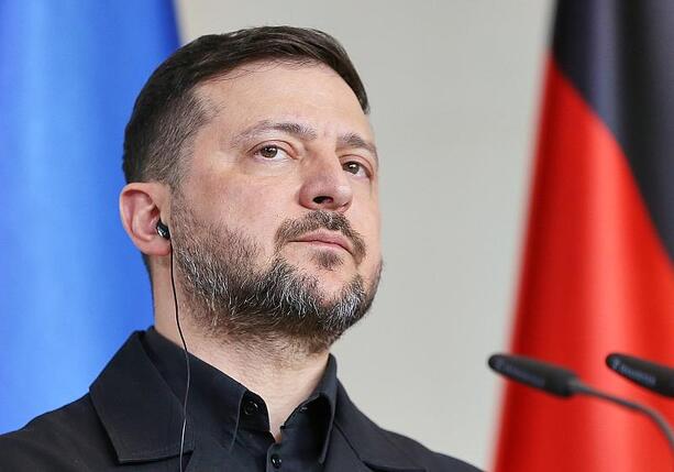Bild vergr&ouml;&szlig;ern: Selenskyj: Russland startet massiven Raketenangriff auf Kiew