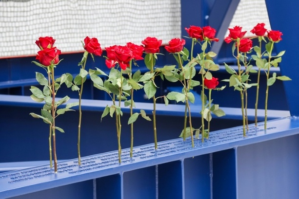 Bild vergr&ouml;&szlig;ern: Denkmal für Opfer der Breivik-Anschläge in Oslo eingeweiht
