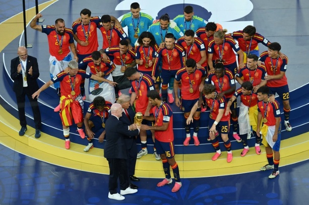Bild vergr&ouml;&szlig;ern: Spanien triumphiert bei Fußball-WM - Buh-Rufe für Trump und Infantino