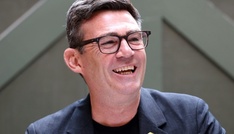 König Charles III. ernennt Labour-Chef Burnham zu neuem Premierminister