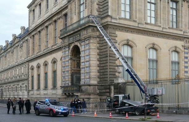 Bild vergr&ouml;&szlig;ern: Neun Monate nach spektakulärem Louvre-Raub: Apollo-Galerie soll wieder öffnen