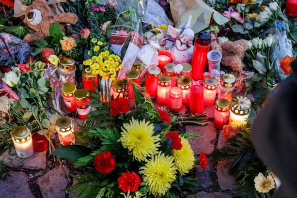 Bild vergr&ouml;&szlig;ern: Bundesregierung will Unterstützung von Terroropfern dauerhaft sicherstellen