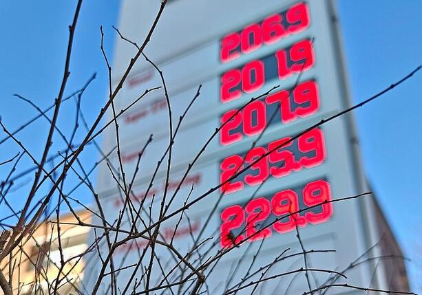 Bild vergr&ouml;&szlig;ern: Kraftstoffpreise erneut stark gestiegen