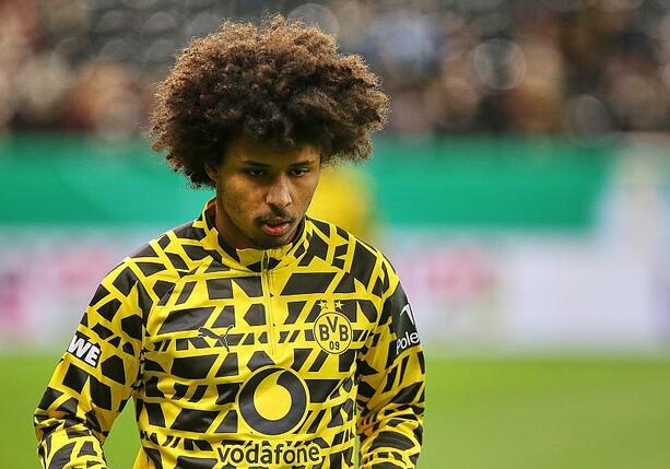 Bild vergr&ouml;&szlig;ern: Adeyemi wechselt vom BVB zum FC Barcelona