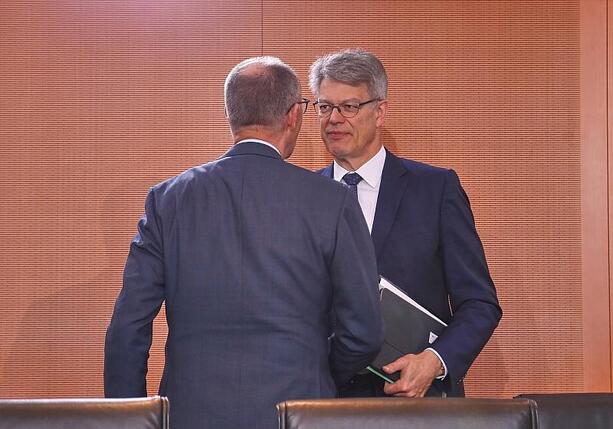 Bild vergr&ouml;&szlig;ern: CDU-Politiker wirft Merz im Umgang mit Schnieder Willkür vor