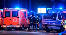 Fahrzeug rast nahe CSD in Menschenmenge - Mindestens ein Toter