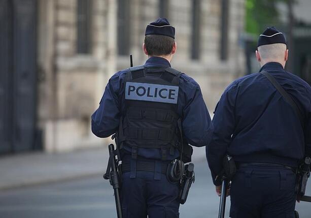 Bild vergr&ouml;&szlig;ern: Drei Frauen bei Messerangriff in Paris verletzt