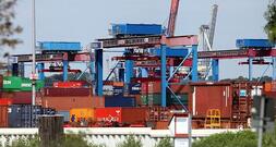 Stimmung in deutscher Exportwirtschaft nur leicht verbessert
