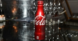 Coca-Cola meldet starkes Gewinnplus dank der Fußballweltmeisterschaft