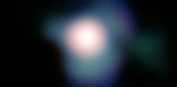 Bild vergr&ouml;&szlig;ern: Astronomen machen erstmals Aufnahme von Beteigeuzes Begleitstern