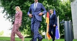 Steinmeier ernennt drei neue Minister - Unionsfraktion wählt Frei zum Chef