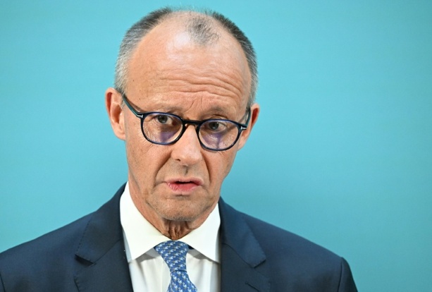Bild vergr&ouml;&szlig;ern: Kabinettsumbildung vollzogen - Merz verspricht nach Kritik aus der CDU neuen Stil