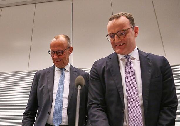 Bild vergr&ouml;&szlig;ern: Merz will Spahn nicht fallenlassen - Entschuldigung vor Fraktion