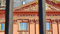 CDU-Regierung in Rheinland-Pfalz hält an Einbürgerung ohne Sprachtest fest
