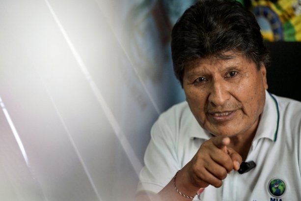 Bild vergr&ouml;&szlig;ern: Wegen Protesten in Bolivien: Haftbefehl gegen Ex-Staatschef Morales erlassen