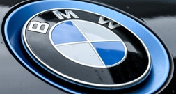 Gewinn von BMW bricht im zweiten Quartal um ein Drittel ein