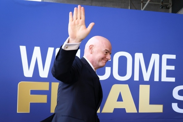 Bild vergr&ouml;&szlig;ern: Fifa-Pläne zur Fußball-WM: Deutsche Politiker warnen vor Ausverkauf des Sports