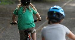 Studie: Viele Kinder beim Radfahren unsicher