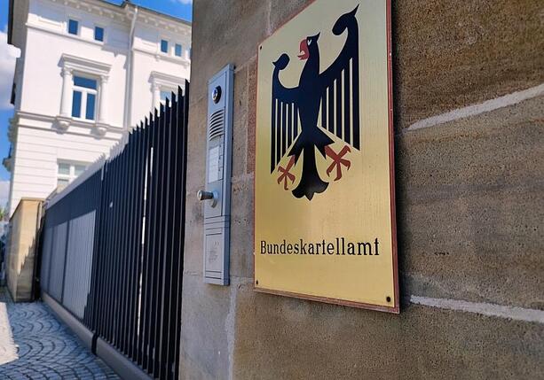 Bild vergr&ouml;&szlig;ern: Ölkonzerne ziehen wegen Benzinpreis-Prüfung vor Gericht