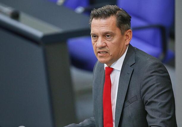 Bild vergr&ouml;&szlig;ern: Fechner verteidigt Fünf-Prozent-Hürde