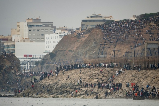 Bild vergr&ouml;&szlig;ern: Spanisches Innenministerium: Mehr als 37.500 Migranten aus Ceuta nach Marokko zurückgekehrt