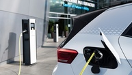 Elektroautos werden wieder teurer - Söder für E-Auto-Prämie auch für größere Pkw