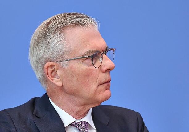 Bild vergr&ouml;&szlig;ern: Wirtschaftsweiser gegen Aufschnüren des Rentenpakets