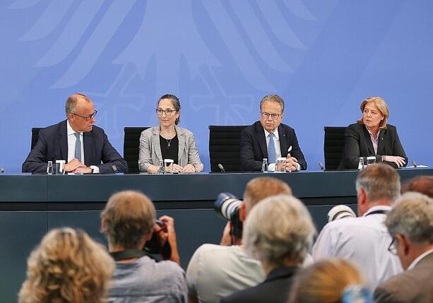 Bild vergr&ouml;&szlig;ern: Schulze: Rentenreform nicht grundsätzlich infrage stellen