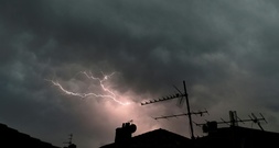 Unwettergefahr bei starker Hitze: Wetterdienst warnt vor neuen Gewittern