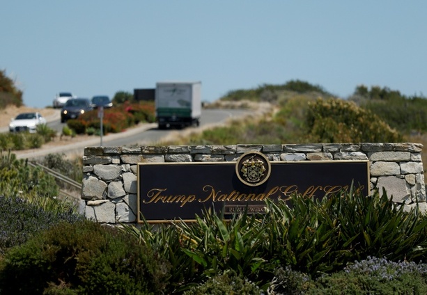Bild vergr&ouml;&szlig;ern: Vor Präsidenten-Besuch: Bewaffneter auf Trump-Golfplatz festgenommen