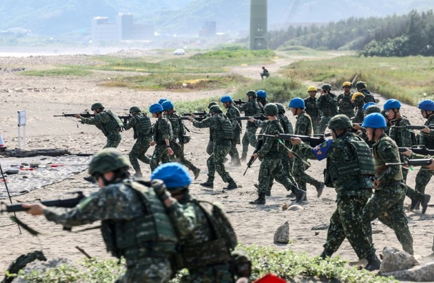 Bild vergr&ouml;&szlig;ern: Jährliches Manöver: Taiwan probt für chinesischen Angriff