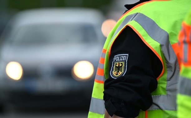 Bild vergr&ouml;&szlig;ern: Zwei Mitglieder von internationaler Schleuserbande im Saarland festgenommen