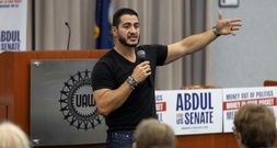 US-Bundesstaat Michigan: Linker Demokrat gewinnt Senats-Vorwahl