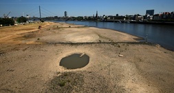 Niedrigwasser: Industrie- und Schifffahrtsverbände fordern konkrete Schritte