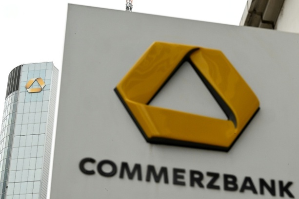 Bild vergr&ouml;&szlig;ern: Commerzbank meldet Rekordergebnis - Gespräche mit Unicredit stehen an