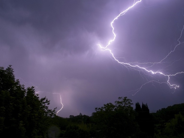 Bild vergr&ouml;&szlig;ern: Frau fällt bei Gewitter von Motorboot in Bodensee und stirbt
