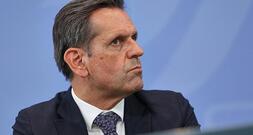 Lies offen für Verschiebung des Klimaziels