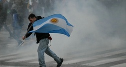Argentinien: Polizei geht mit Tränengas und Gummigeschossen gegen Proteste vor