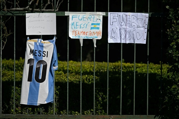 Bild vergr&ouml;&szlig;ern: Trauer um Jorge Messi: Fußballstar Lionel Messi nimmt Abschied von seinem Vater