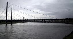 Niedrigwasser: Binnenschiffer warnen vor Zweiteilung des Rheins