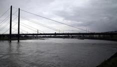 Niedrigwasser: Binnenschiffer warnen vor Zweiteilung des Rheins
