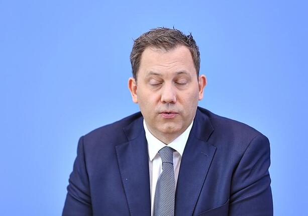 Bild vergr&ouml;&szlig;ern: Steuergewerkschaft kritisiert geplante Steuerreform