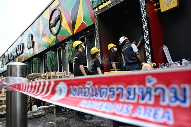 Bild vergr&ouml;&szlig;ern: Brand in Bangkoker Bar mit 37 Toten: Polizei wirft Besitzer fahrlässige Tötung vor