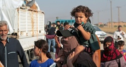 Erste vertriebene syrische Kurden kehren in Gebiet an der Grenze zur Türkei zurück