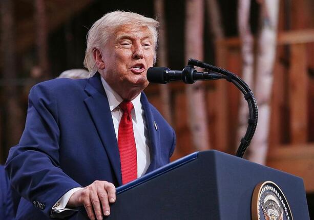 Bild vergr&ouml;&szlig;ern: Trump warnt vor Ablösung Infantinos als Fifa-Präsident