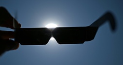 Run auf Schutzbrillen vor Sonnenfinsternis in Spanien und anderen Ländern