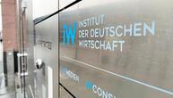 IW-Studie: Ostdeutsche Chefs sehen Demokratie gefährdet