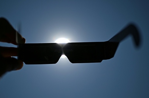 Totale Sonnenfinsternis in Spanien - partielle Verdunkelung in Deutschland